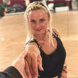 Kateřina Krakowková je velmi krásná. Tak snad Adama naučí dobře tancovat.