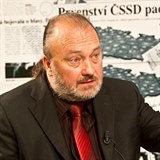 Václav Klaus mladší (ODS) fandí Ladislavu Jaklovi, který do Senátu kandiduje za...