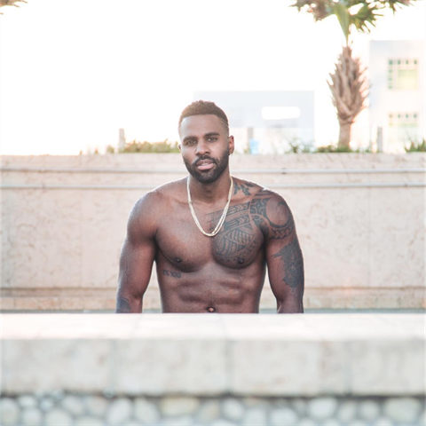 Jason Derulo m do Prahy.