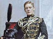 Mladý Winston Churchill v husarské královské kavalerii roku 1895.