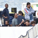 Migranti z lodi Diciotti marn ekaj na pijet od Itlie.