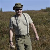 Putin na Sibiři dokonce i houbaří.