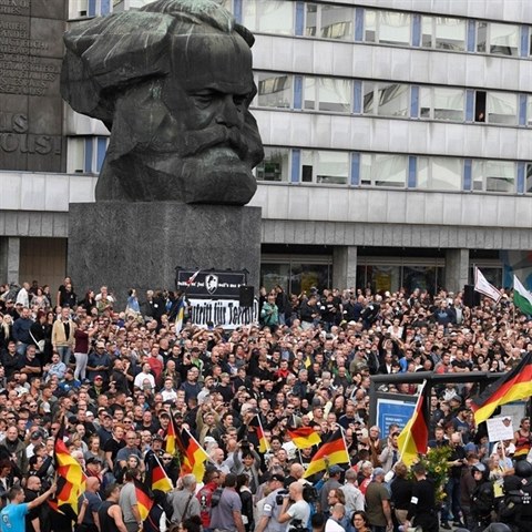 Demonstrace v Chemnitzu budou ve tvrtek pokraovat.