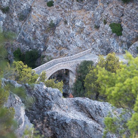 Turisty nedaleko obce Civita na jihu Itlie zaskoil prudk d隝 a rozvodnn...