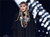 Madonna vystoupila na MTV Video Music Awards a pronesla pietní e za nedávno...