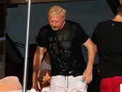 Boris Becker si uívá luxusní dovolenou na jachtách.