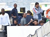 Migranti z lodi Diciotti marn ekají na pijetí od Itálie.