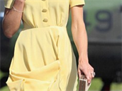 Kate Middleton si krátkou sukni může se svýma nohama samozřejmě dovolit. Tady...