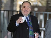 Alex Salmond odstoupil kvli naení ze sexuálního obtování.