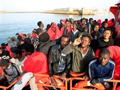 Poty migrant klesají díky libyjské pobení strái.
