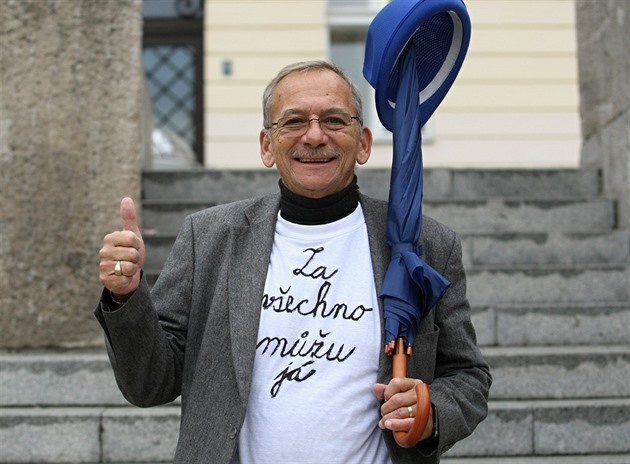 Senátor a primátor Teplic Jaroslav Kubera má velký smysl pro humor.