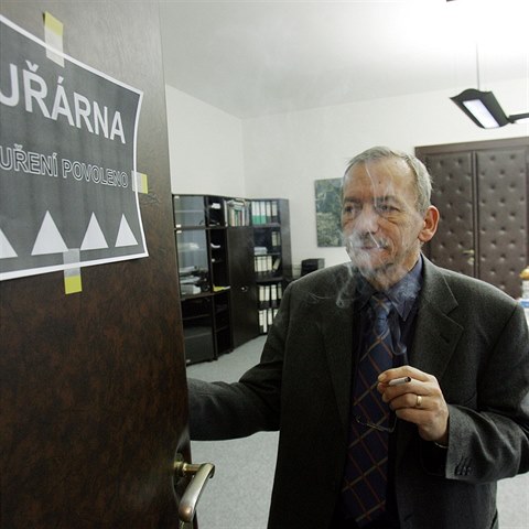 Primtor Teplic a sentor Jaroslav Kubera se svch neest v podob cigaret a kvy nehodl vzdt.