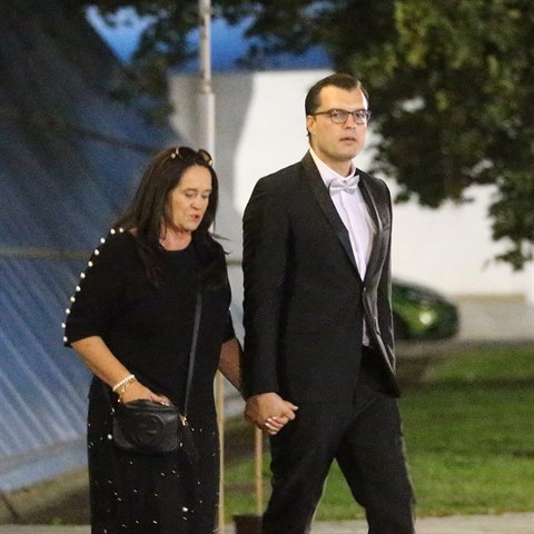 Hana Gregorov dala Ondeji Koptkovi druhou anci. Jej staronov partner je rd a dl vechno, co j na och vid.