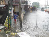 Zatopené ulice filipínských mst.