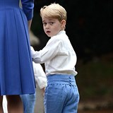 Modrobílý dress code prince George splňoval na sto procent.