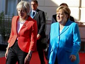 Theresa Mayová na summitu v Salcburku neuspla, oblékla se vak sluiv.