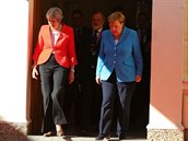 Jako by se snad Mayová s Merkelovou na obleení domluvily!
