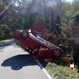 Traktor s pipojenm nahrabovaem narazil do osobnho vozidla, jeho idi byl...