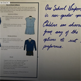 Děti na škole Bewsey Lodge nosí genderově neutrální uniformy.