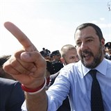 Italsk ministr vnitra Matteo Salvini se pustil do fa Evropsk komise...