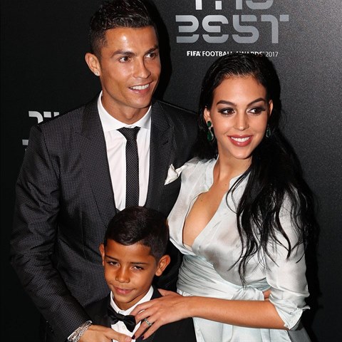Ronaldo se svou souasnou partnerkou a synem.