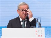 éf Evropské komise Jean-Claude Juncker je proslulý tím, e karafy s vodou jsou...