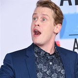 Macaulay Culkin na udlovn cen American Music Awards. Na svj vk nevypad.