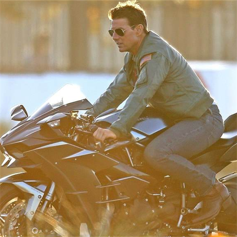 Tom Cruise v novm Top Gunu.  Pov snad elixr mld?