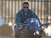 Tom Cruise v novém Top Gunu.  Poívá snad elixír mládí?