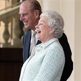Královna a její manžel vévoda z Edinburghu dávají svou lásku najevo jinak,...