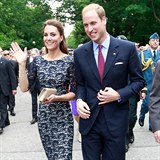 První státní návštěva vévody a vévodkyně z Cambridge po jejich svatbě. Je rok...