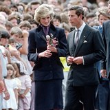 Rok 1985 a další návštěva Austrálie. Charles a Diana jsou v Melbourne.