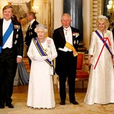 Řák královny nosí i vévodkyně z Cornwallu, Camilla ale k němu již má i modrou...