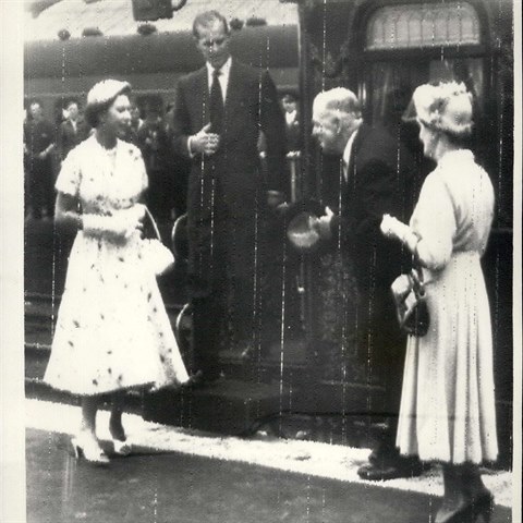 Krlovna Albta II. a princ Filip v roce 1954 bhem sttn nvtvy Austrlie.