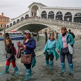 Turistm zplavy naden z dovolen nezkazily.