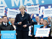 Britská premiérka Theresa Mayová bhem pedvolební kampan.