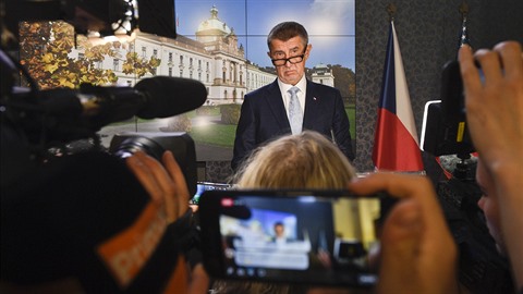 Premiér Andrej Babi komentoval 14. listopadu 2018 v Praze na tiskové...