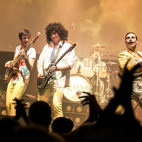 K dokonal iluzi Queen pat skvl show, svtla, kostmy i vlastn zvuka.