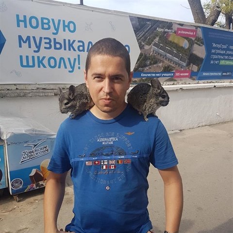Andrej Babi zveejnil na Facebooku fotky svho syna bhem pobytu na Krymu.