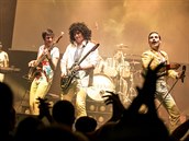 K dokonalé iluzi Queen patí skvlá show, svtla, kostýmy i vlastní zvuka.