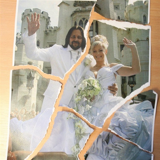 Bartoová a Pomeje se vzali na Hluboké v záí 2008. Manelství vydrelo sotva dva roky.