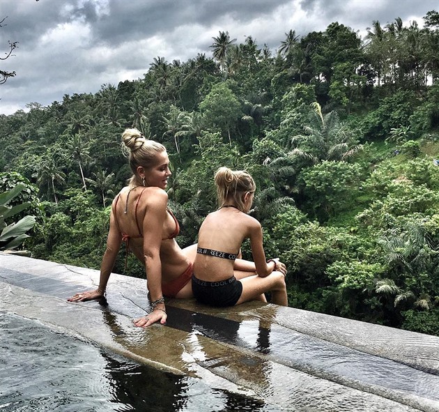 Tropický ráj jménem Bali, kde žije i Helena Houdová, se otevírá světu. Bohužel jen tomu proočkovanému.
