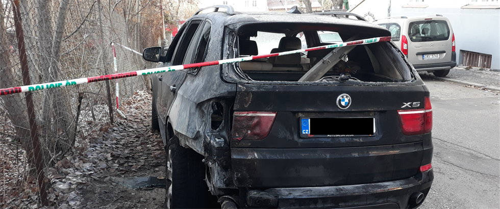 Za zapálené BMW Marka Ddíka hrozí hám a ti roky vzení. 