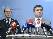 Ministr vnitra Jan Hamáek a první námstek policejního prezidenta Martin...