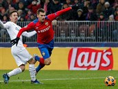 Milan Petrela fauloval jednoho ze soupe, CSKA Moskva lo z penalty do...