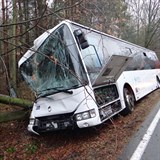 Hasii na Opavsku vyprostili autobus z pkopu i s jeho cestujcmi