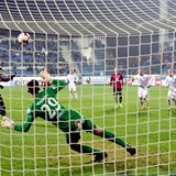 Sparťan Mihailo Ristič poslal penaltu vysoko nad bránu. Přitom mohl na Slovácku...