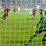 První penaltu Sparty na Slovácku chytil Matouš Trmal Guéloru Kangovi.