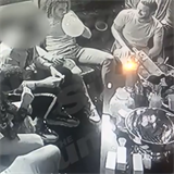 Spoluhri hecovali Mattea Guendouziho, aby se co nejvce nadechl rajskho plynu. Pitom vt konzumace me pivodit zstavu srdce!