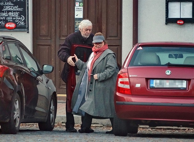 Mezi maneli to i po letech jisk.